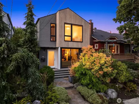 752 N 73rd St, Seattle, WA 98103