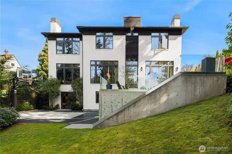 1515 Parkside Dr E, Seattle, WA 98112