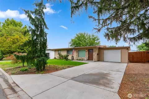 929 Corbaley Pl, Wenatchee, WA 98801