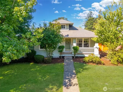 2137 Palisade Blvd, Dupont, WA 98327