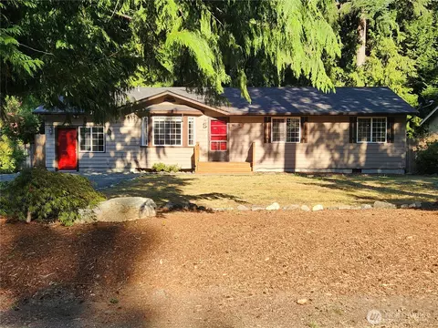 8040 NE Seawind Ave, Poulsbo, WA 98370
