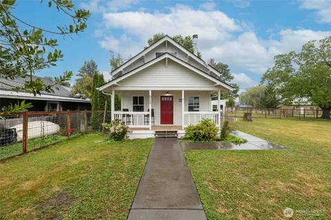 812 Sumas Ave, Sumas, WA 98295