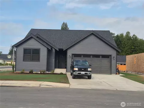 701 E 5th St, Nooksack, WA 98276