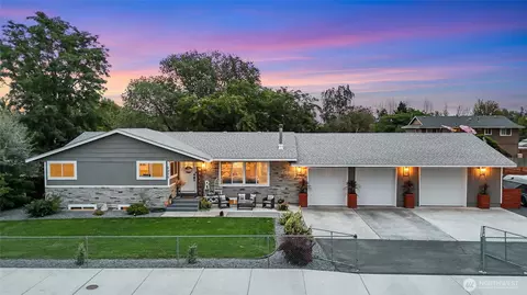 4317 W Lakeshore Dr, Moses Lake, WA 98837