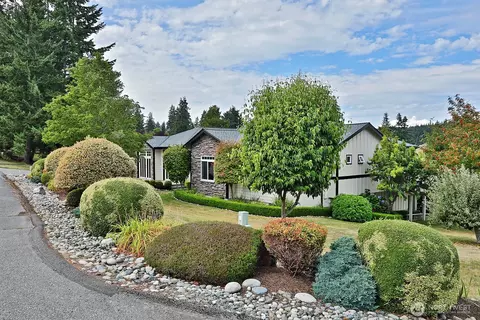 2445 Discovery Pl, Langley, WA 98260