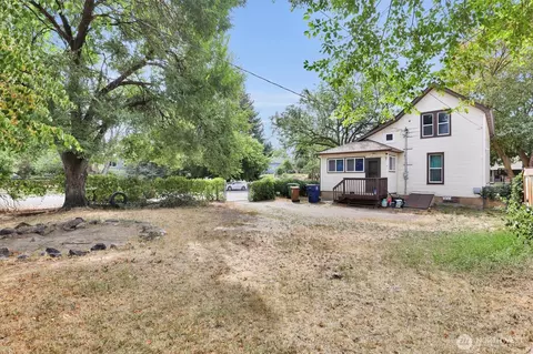 Exterior - 1529 E Desmet, Spokane, WA 99202 photo 4 of 5