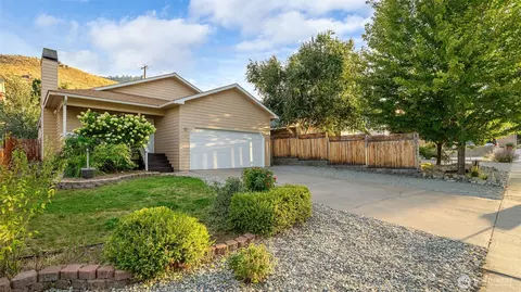116 E Raymond Ave, Chelan, WA 98816
