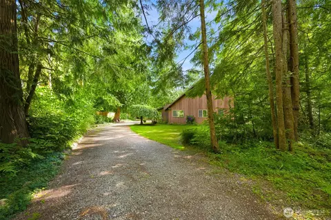 7417 Woodshire Rd, Maple Falls, WA 98266