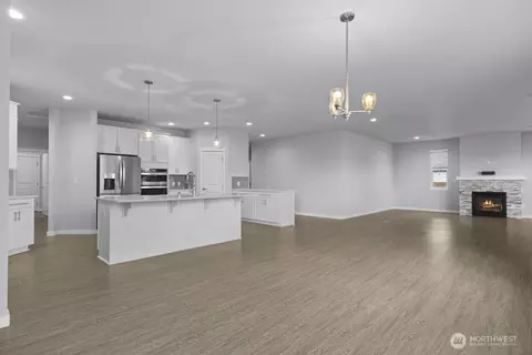 Living - 15210 Meade Mccumber Rd E, Sumner, WA 98390 photo 4 of 6