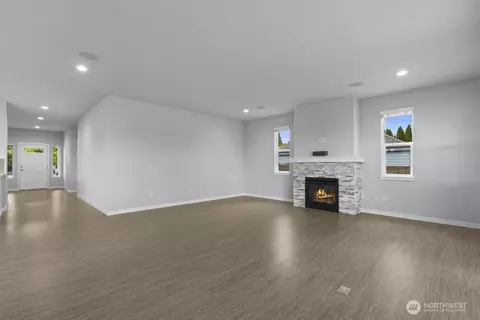 Living - 15210 Meade Mccumber Rd E, Sumner, WA 98390 photo 1 of 6