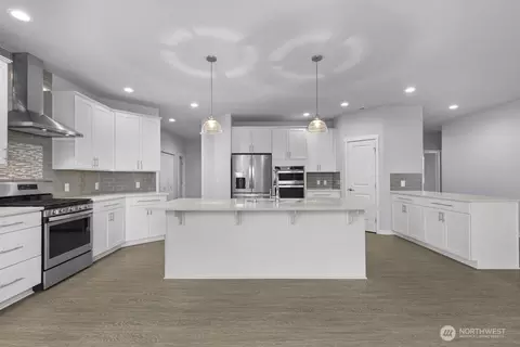 Kitchen - 15210 Meade Mccumber Rd E, Sumner, WA 98390 photo 1 of 2