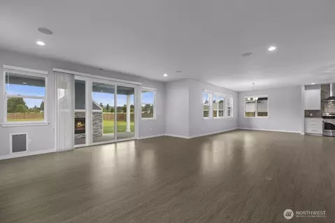Living - 15210 Meade Mccumber Rd E, Sumner, WA 98390 photo 3 of 6