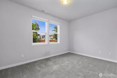 Bedroom - 15210 Meade Mccumber Rd E, Sumner, WA 98390 photo 5 of 8