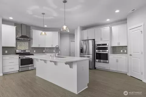 Kitchen - 15210 Meade Mccumber Rd E, Sumner, WA 98390 photo 2 of 2