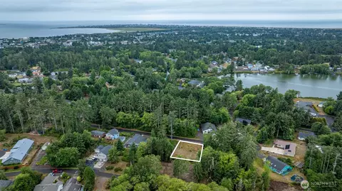 752 Evergreen Ave SE, Ocean Shores, WA 98569