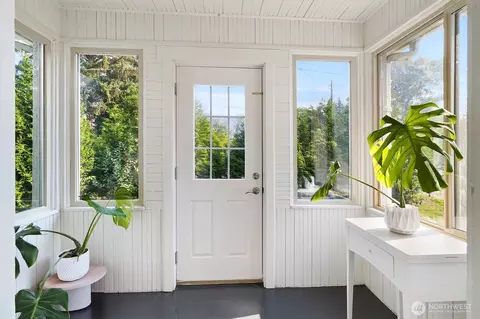 Entry Way - 5947 Lawrence Rd, Everson, WA 98247 photo 1 of 3