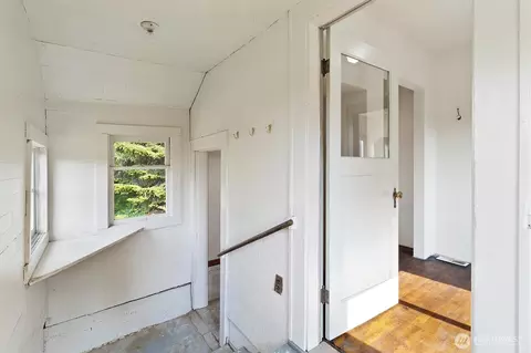 Entry Way - 5947 Lawrence Rd, Everson, WA 98247 photo 3 of 3