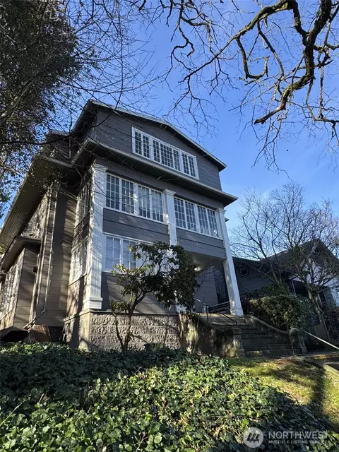 5703 18th Ave NE, Seattle, WA 98105
