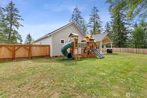 Exterior - 104 Sequoia Ln, Onalaska, WA 98570 photo 4 of 9