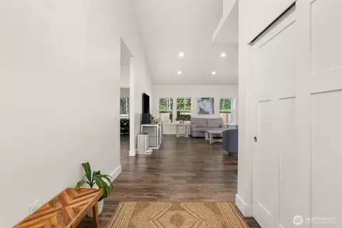 Entry Way - 104 Sequoia Ln, Onalaska, WA 98570 photo 2 of 2