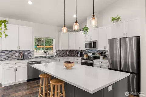 Kitchen - 104 Sequoia Ln, Onalaska, WA 98570 photo 1 of 3