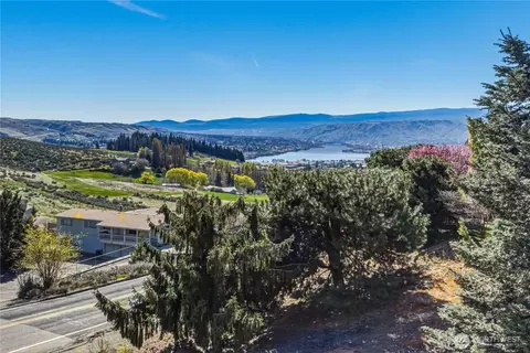 156 Heather Ln, Wenatchee, WA 98801