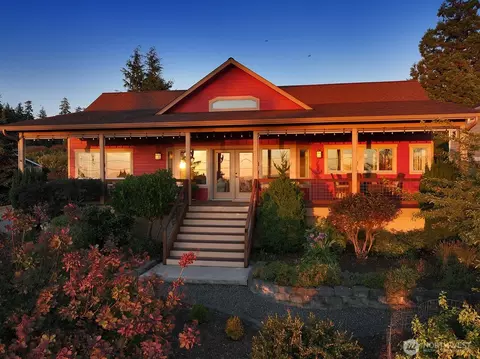 1879 Cedarcrest Ave, Coupeville, WA 98239