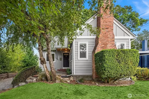 9756 Wallingford Ave N, Seattle, WA 98103