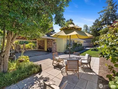 19508 88th Ave W, Edmonds, WA 98026