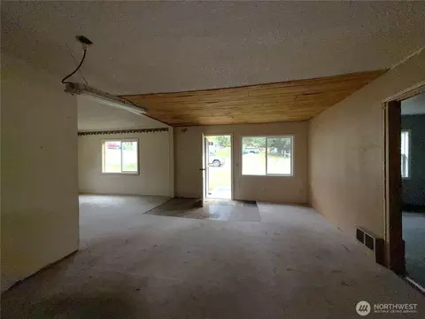 Living - 653 E 9th St, Republic, WA 99166 photo 3 of 3