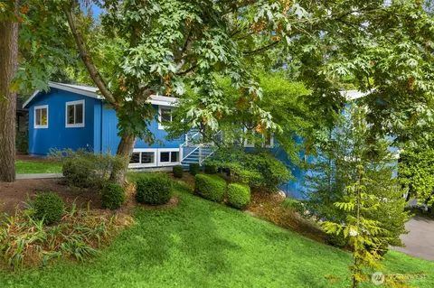 6930 94th Ave SE, Mercer Island, WA 98040