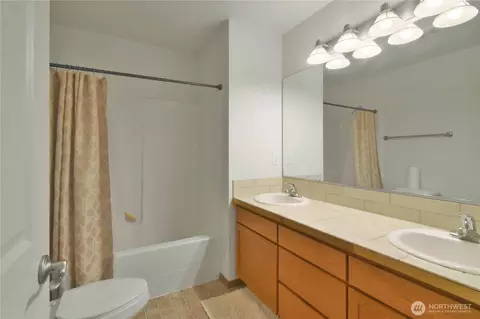Bath - 12414 29th Pl W, Everett, WA 98204 photo 3 of 3