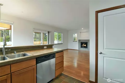 Living - 12414 29th Pl W, Everett, WA 98204 photo 10 of 11