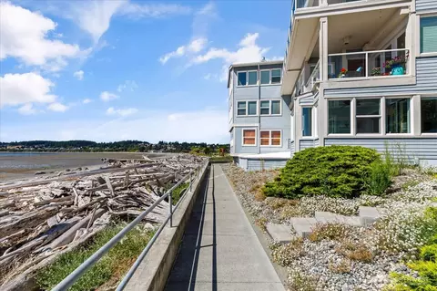 651 SE Bayshore Dr #E101, Oak Harbor, WA 98277