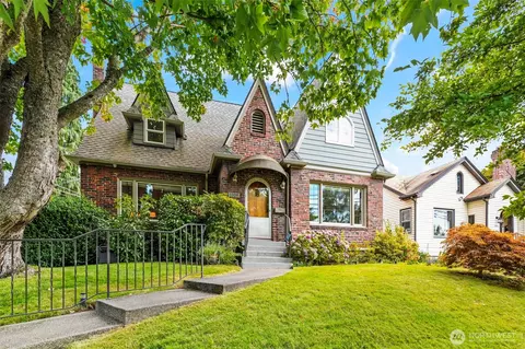 1109 N Cedar St, Tacoma, WA 98406