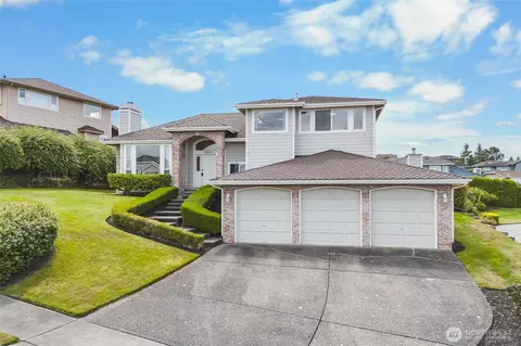 2202 Overview Dr NE, Tacoma, WA 98422