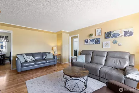 1014 E 54th St, Tacoma, WA 98404