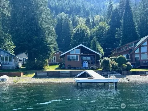 33067 S Shore Dr, Mount Vernon, WA 98274