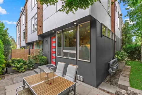 4300 SW Mills St, Seattle, WA 98136