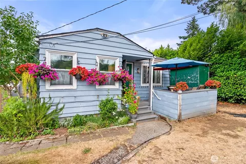 5605 21st Ave SW, Seattle, WA 98106