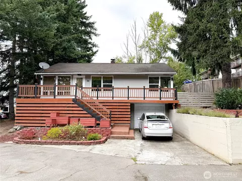 9005 Canyon Dr, Kent, WA 98030
