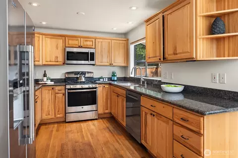 Kitchen - 23101 20th Ave SE, Bothell, WA 98021 photo 2 of 3