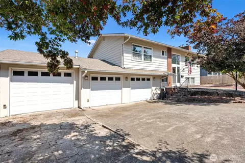 1312 E Hope St, Bremerton, WA 98310