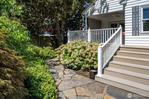 Exterior - 324 Juniper St, Walla Walla, WA 99362 photo 5 of 8
