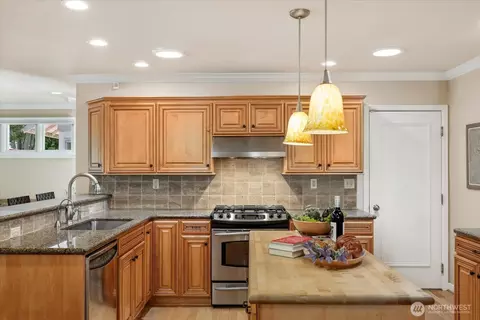 Kitchen - 324 Juniper St, Walla Walla, WA 99362 photo 2 of 5