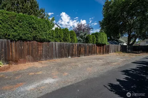 Exterior - 324 Juniper St, Walla Walla, WA 99362 photo 8 of 8