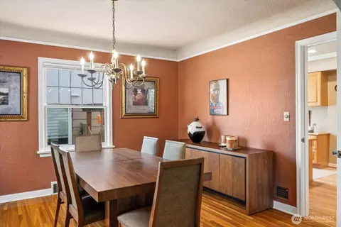 Dining - 324 Juniper St, Walla Walla, WA 99362 photo 3 of 5