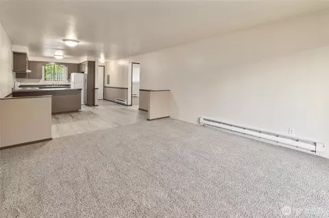 Living - 2517 Howard Ave, Everett, WA 98203 photo 1 of 2