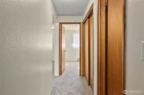 Entry Way - 2517 Howard Ave, Everett, WA 98203 photo 1 of 1