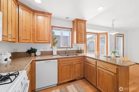921 E Willow St, Sequim, WA 98382 photo 18